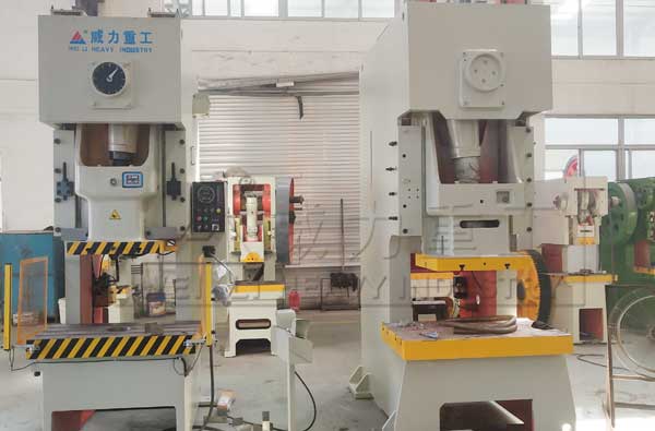 80噸氣動(dòng)沖床圖片