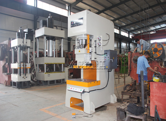 什么是光電保護?帶有光電保護的液壓沖孔機有什么好處?